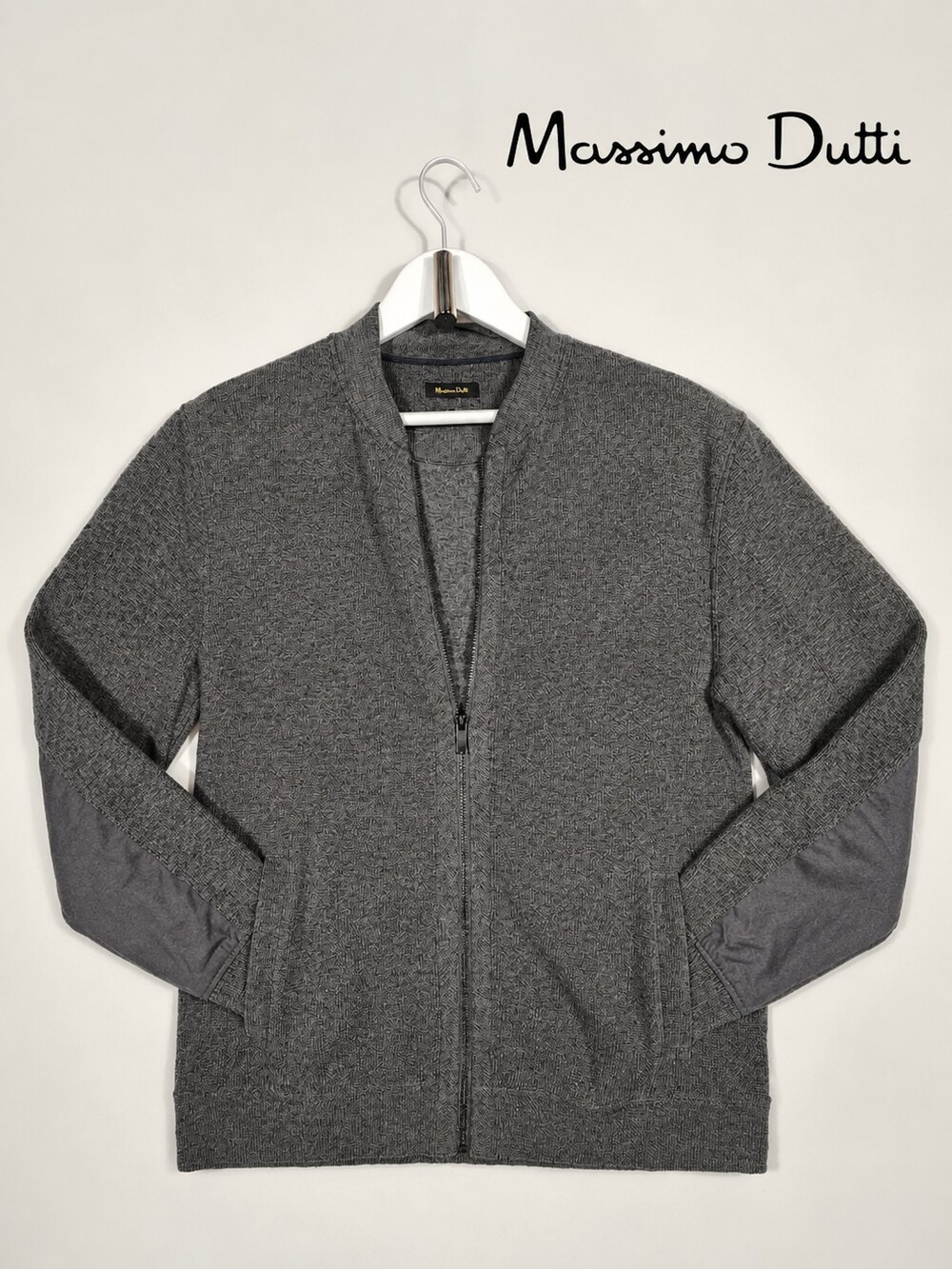 Massimo Dutti Men’s Grey Full-Zip Knit Bomber Jacket – Size LElevated casual Mas